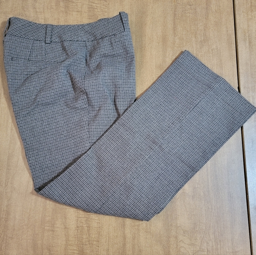 Women's Ann Taylor Signature Pants in  Houndstooth, Brown, Size 6P, Pre-owned - Picture 3 of 8